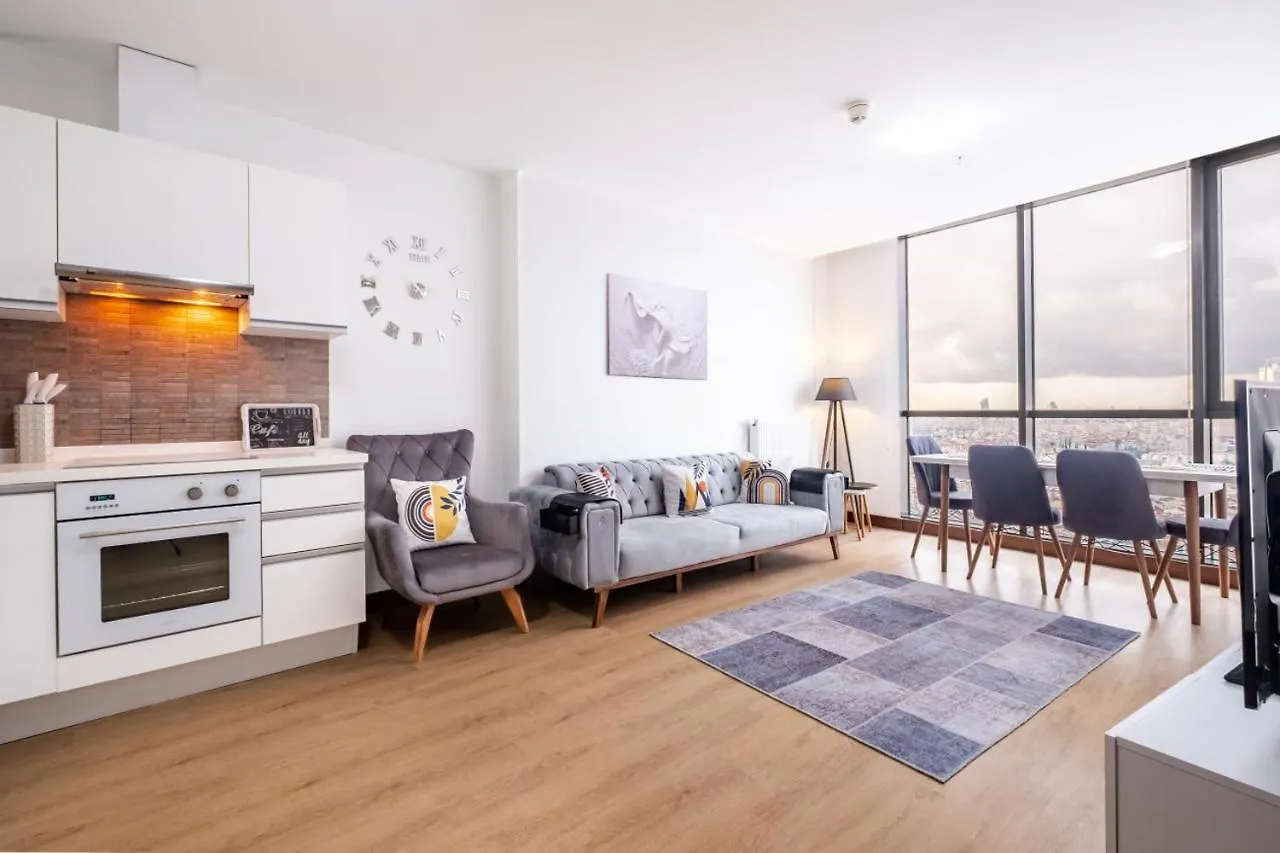 Charming Flat With City View In Atasehir Istanbul